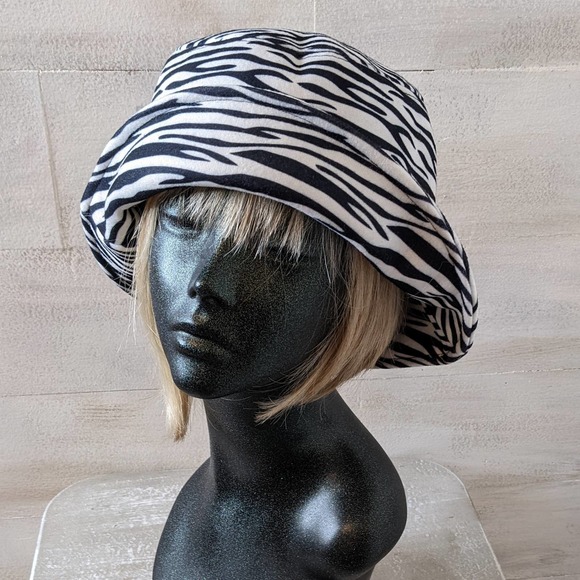 Zebra Pattern Black White Bucket Beach Fishing Sun Hat Size M NEW - Picture 2 of 3